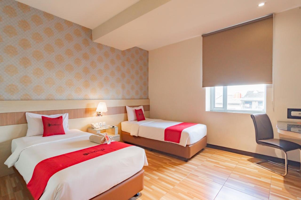 Reddoorz Premium Near Bandung Station Hotel Luaran gambar